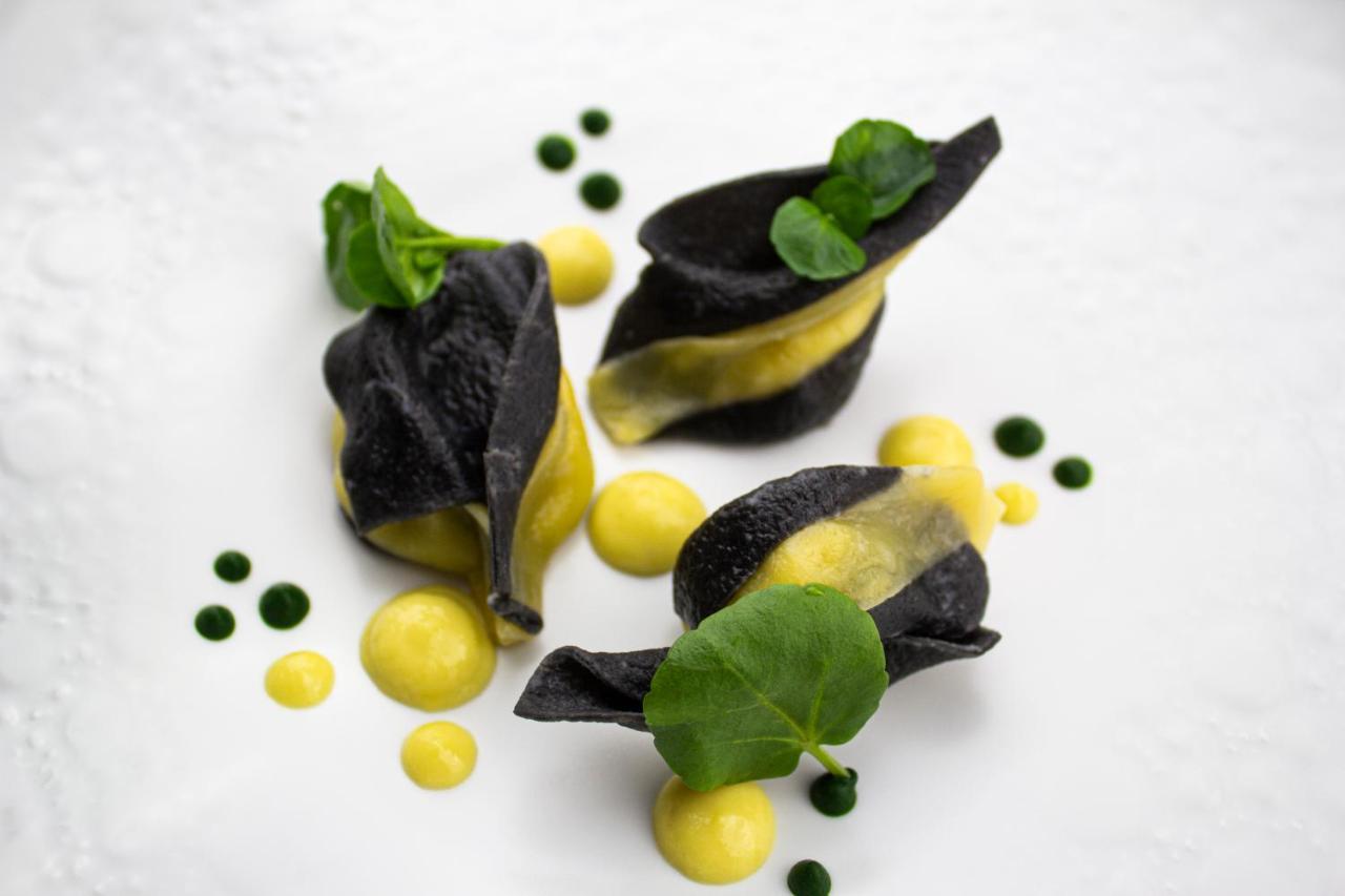 Chateau D'Origny, Chambres D'Hotes Et Restaurant Gastronomique Ouches Esterno foto