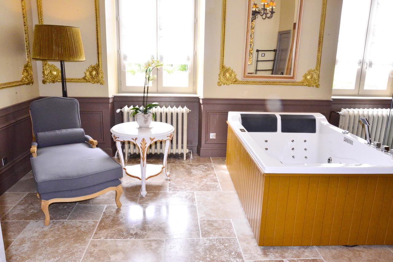 Chateau D'Origny, Chambres D'Hotes Et Restaurant Gastronomique Ouches Esterno foto